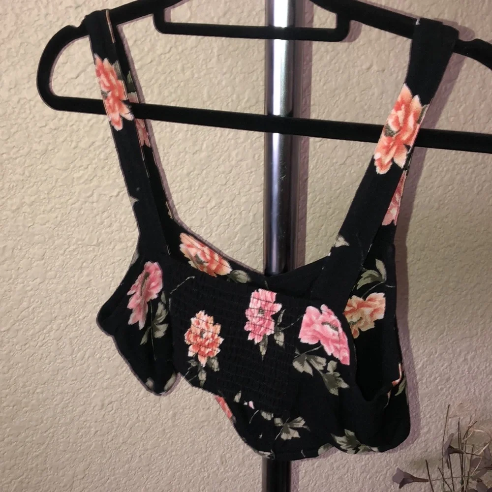 American Eagle Crop Flower Black Top - Picture 5 of 8